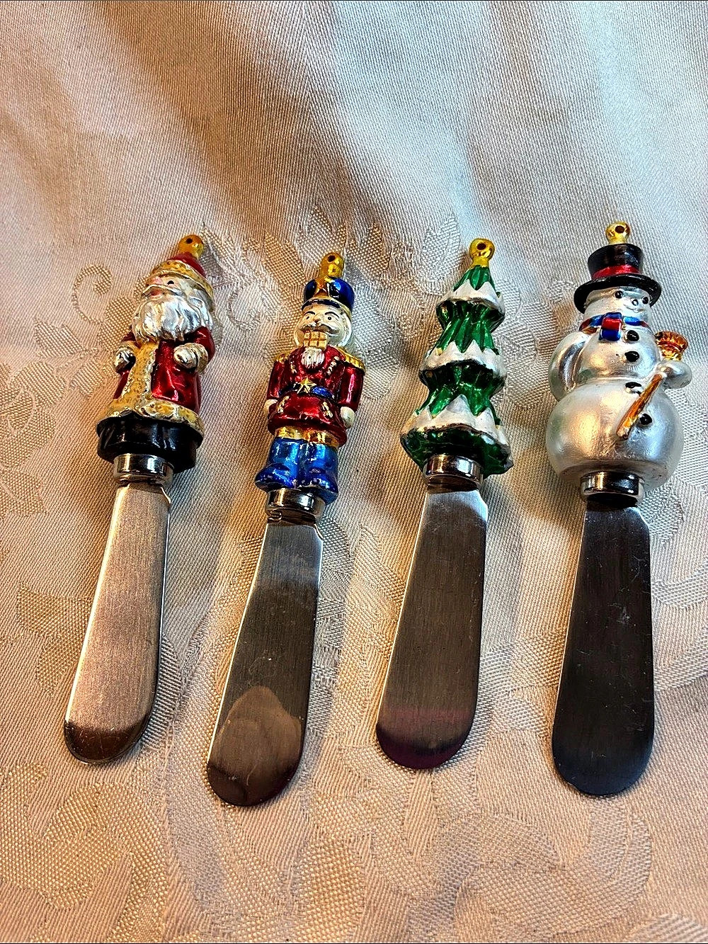 Set of 4 Christmas cheese/butter knives